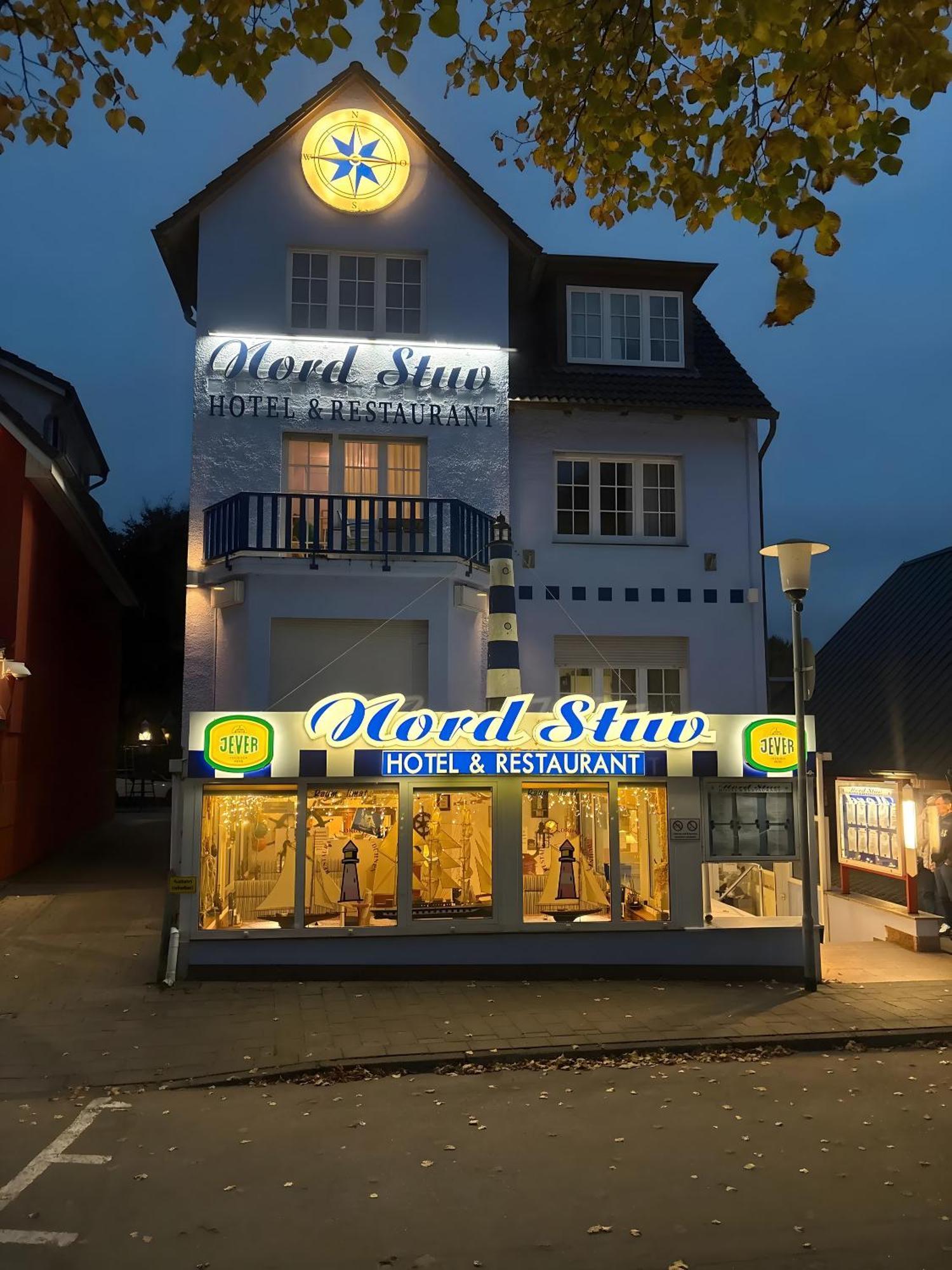 Doppelzimmer mit Balkon und Gartenblick